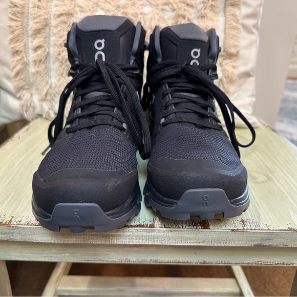 ON CLOUD CLOUDROCK WATERPROOF Sneakers Hi Top Boots Hiking Black - Picture 6 of 9